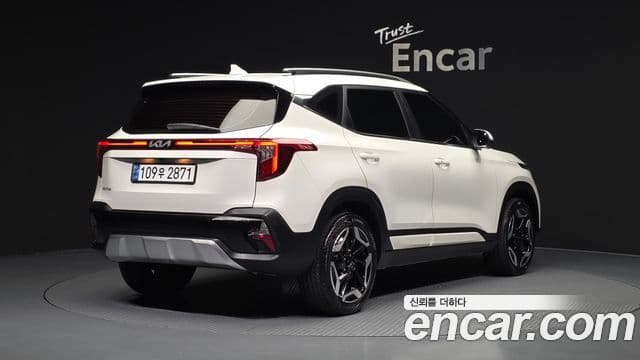 Kia Seltos 2024 — ფოტო 1/20