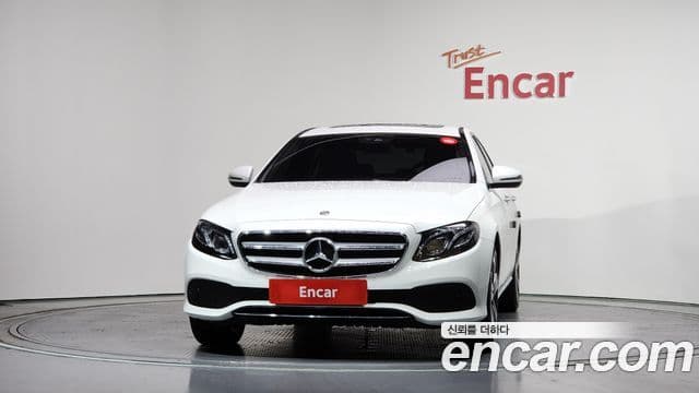 Mercedes-Benz E-Class 2018 — фото 3 из 20