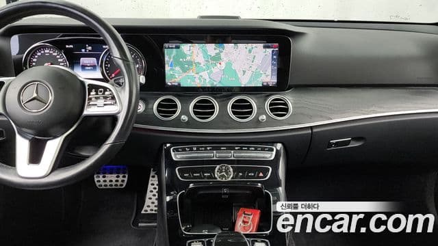Mercedes-Benz E-Class 2018 — фото 14 из 20