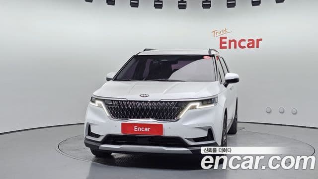 Kia Carnival 2021 — фото 3 из 20