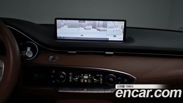Genesis GV70 2021 — ფოტო 14/20