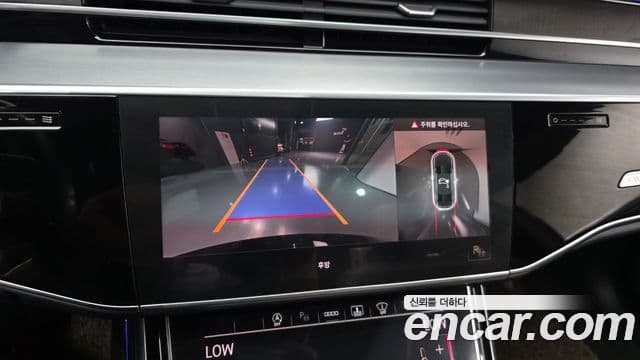Audi A8 2022 — ფოტო 16/20