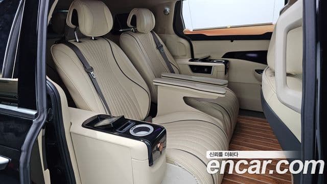 Kia Carnival 2021 — ფოტო 12/20