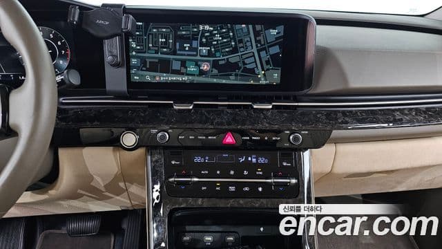 Kia Carnival 2021 — ფოტო 14/20