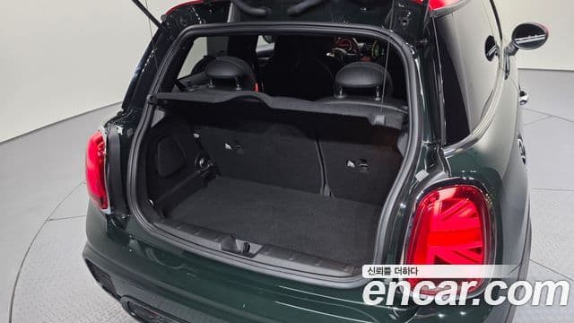 Mini Cooper S 2019 — фото 20 из 20
