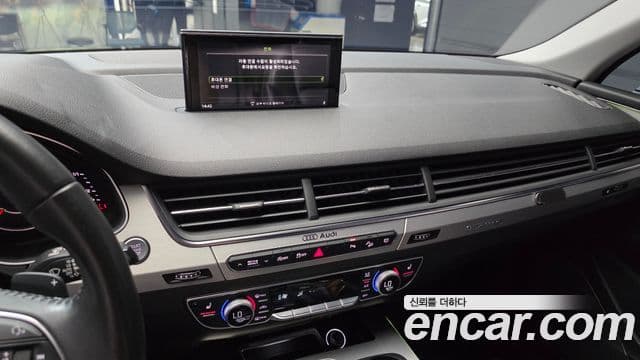 Audi Q7 2019 — Şəkil 14/20