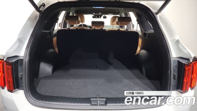 Kia Sorento 2022 — фото 17 из 20