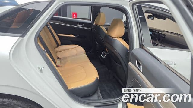 Kia K5 2020 — ფოტო 12/20
