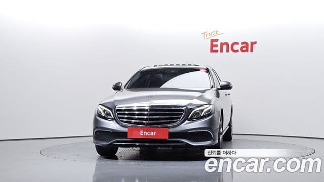 Mercedes-Benz E-Class 2018 — ფოტო 3/20