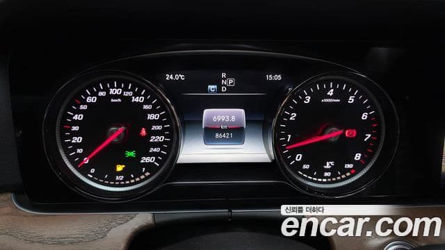 Mercedes-Benz E-Class 2018 — ფოტო 8/20