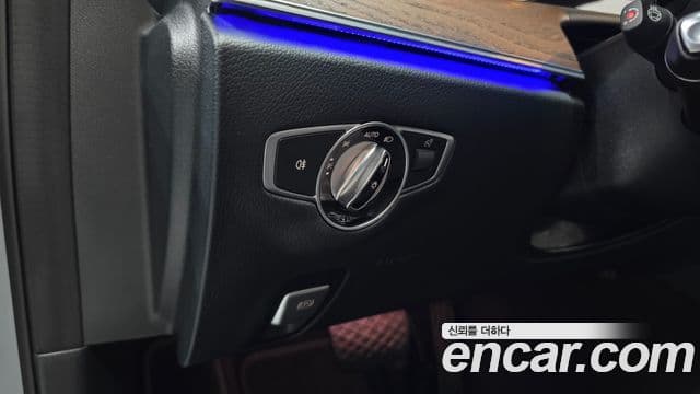 Mercedes-Benz E-Class 2018 — ფოტო 20/20