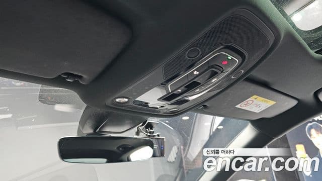 Audi A4 2021 — ფოტო 18/20