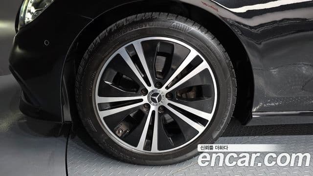 Mercedes-Benz E-Class 2022 — фото 4 из 20
