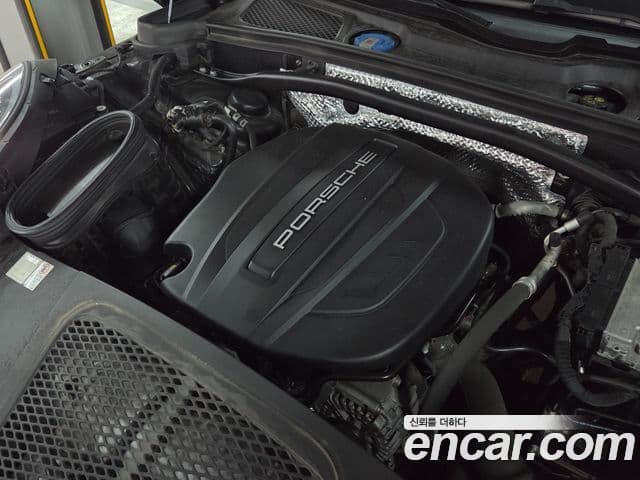 Porsche Macan 2019 — ფოტო 5/19