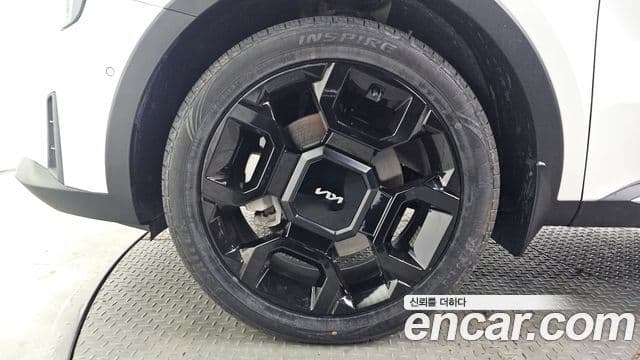 Kia Sorento 2023 — ფოტო 5/20