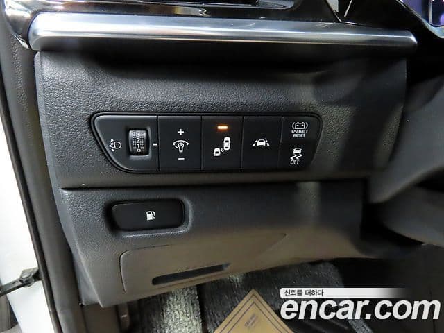 Kia Niro 2021 — ფოტო 7/20
