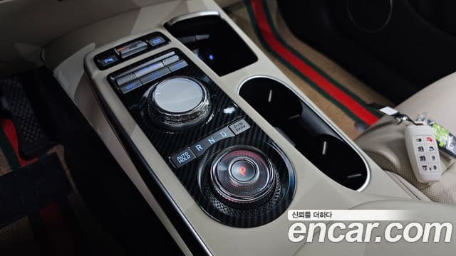 Genesis GV70 2022 — ფოტო 9/20