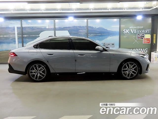 BMW 5 Series 2025 — Şəkil 2/20