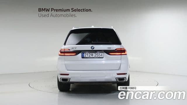 BMW X7 2023 — Photo 12/20
