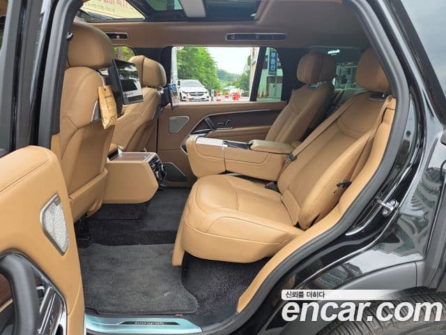 Land Rover Range Rover 2024 — фото 11 из 20