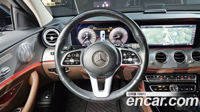 Mercedes-Benz E-Class 2020 — Фото 13/20