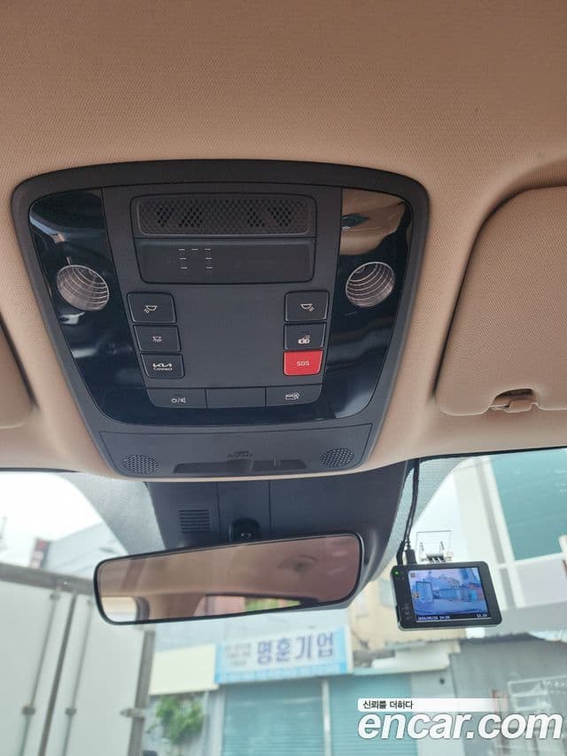 Kia Carnival 2022 — ფოტო 7/11