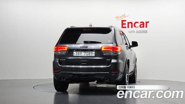 Jeep Grand Cherokee 2019 — ფოტო 4/20