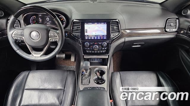Jeep Grand Cherokee 2019 — ფოტო 7/20