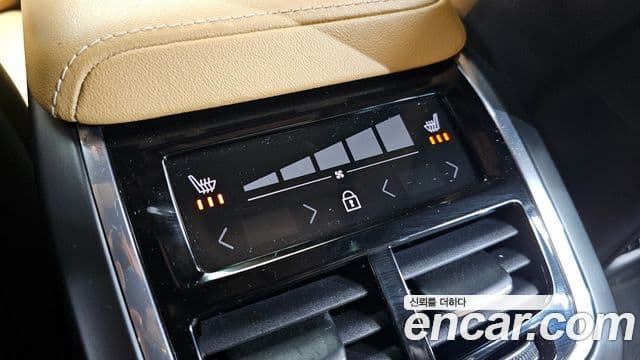 Volvo XC60 2022 — Şəkil 18/20
