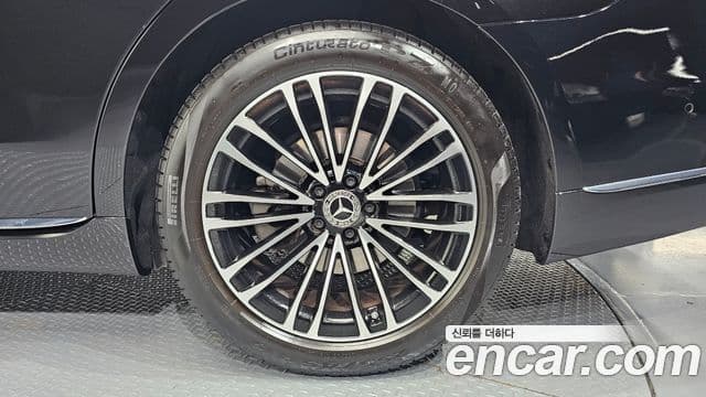 Mercedes-Benz S-Class 2022 — Photo 15/30