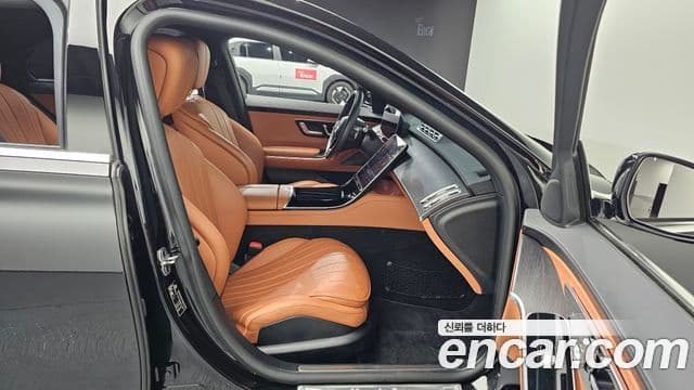 Mercedes-Benz S-Class 2022 — Photo 13/30