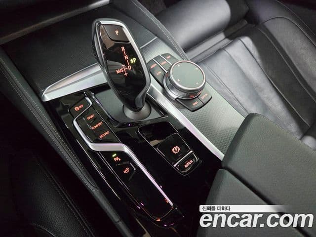 BMW 5 Series 2023 — ფოტო 15/20