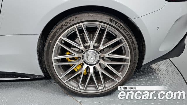 Mercedes-Benz AMG GT 2025 — Photo 16/29