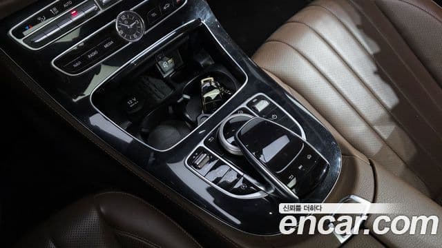 Mercedes-Benz E-Class 2018 — Şəkil 9/20