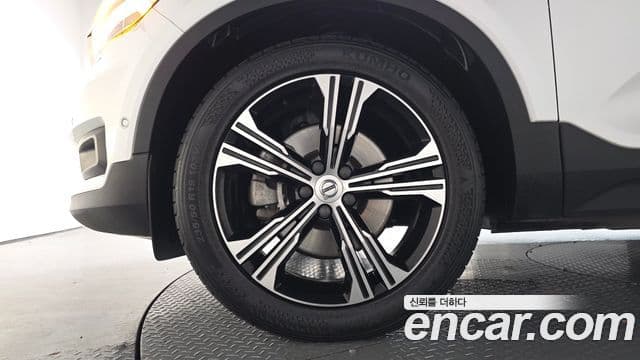 Volvo XC40 2021 — фото 5 из 20