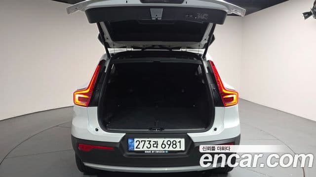 Volvo XC40 2021 — ფოტო 20/20