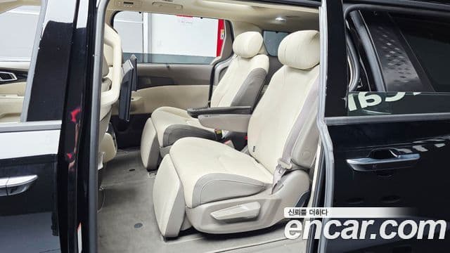 Kia Carnival 2025 — Photo 21/39