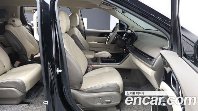 Kia Carnival 2020 — фото 11 из 20
