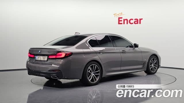 BMW 5 Series 2020 — фото 2 из 20