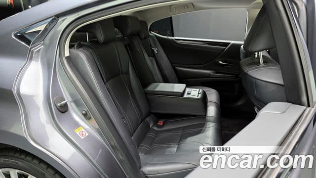 Lexus ES300h 2018 — Şəkil 11/20