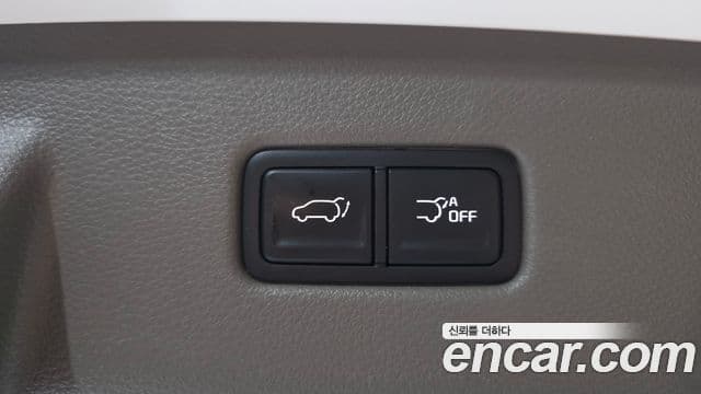 Kia Carnival 2021 — ფოტო 20/36
