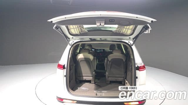 Kia Carnival 2021 — ფოტო 3/36