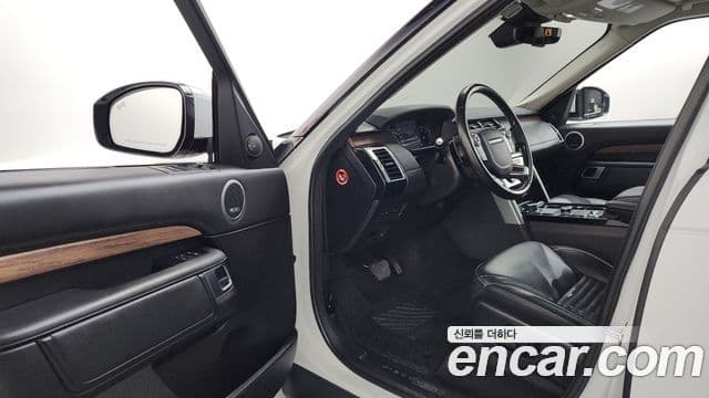 Land Rover Discovery 5 2018 — ფოტო 10/20
