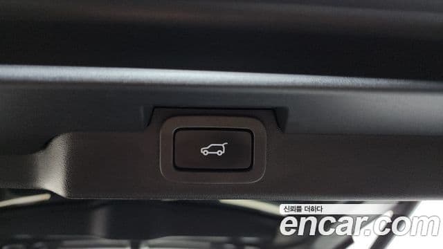 Land Rover Discovery 5 2018 — ფოტო 19/20
