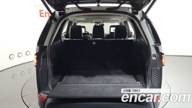 Land Rover Discovery 5 2018 — фото 20 из 20