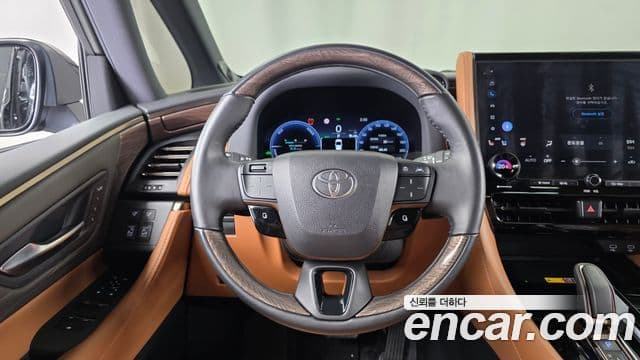 Toyota Alphard 2024 — ფოტო 13/20