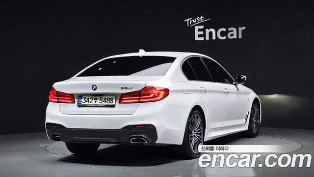 BMW 5 Series 2020 — ფოტო 2/20
