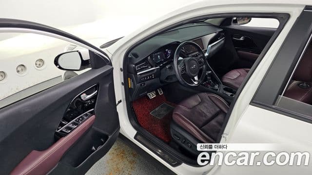 Kia Niro 2021 — ფოტო 10/20