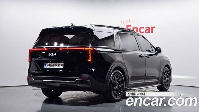 Kia Carnival 2023 — Фото 2/20