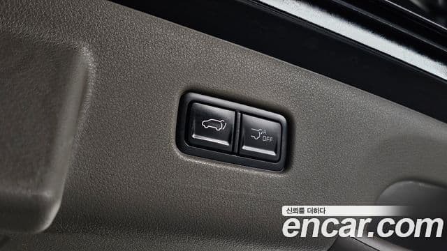 Kia Carnival 2023 — Фото 18/20